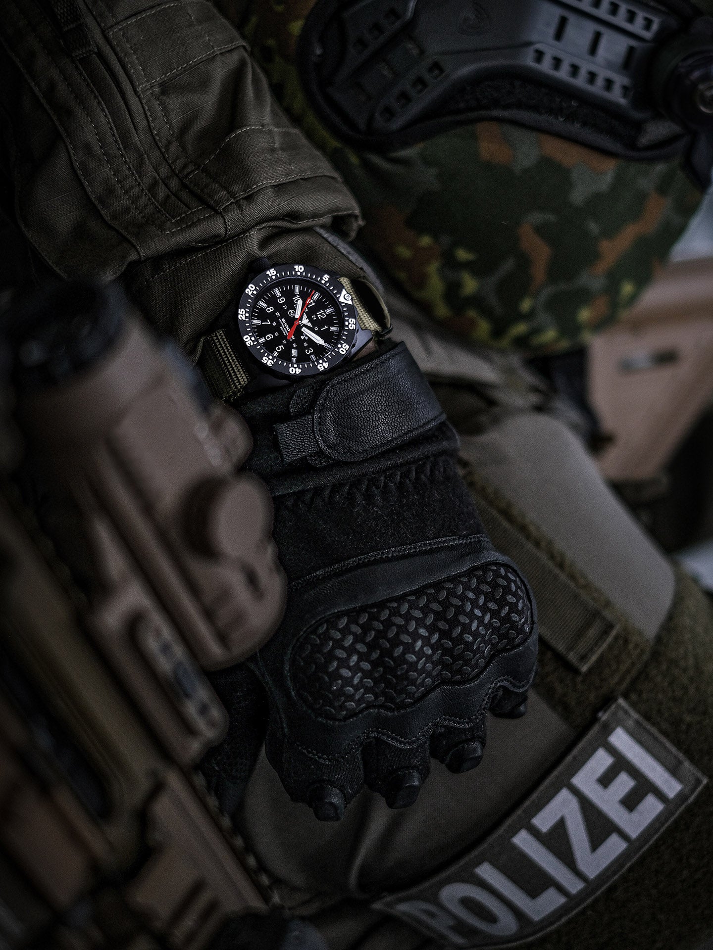 SHOOTER MKII | Quarz Analog | NEOCARB®